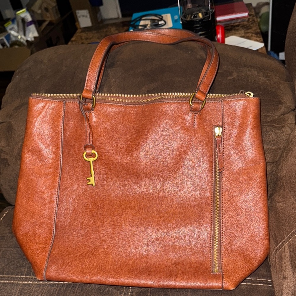 Fossil Brown Leather Tote Bag with Vintage Patina